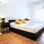 Airconditioned Large And Modern アパート ミラノ