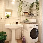 Spacious And Modern - Solari
