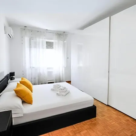 דירה Airconditioned Large And Modern *