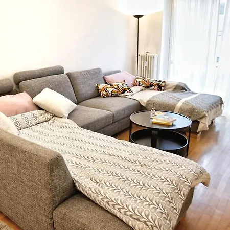 דירה Airconditioned Large And Modern מילאנו