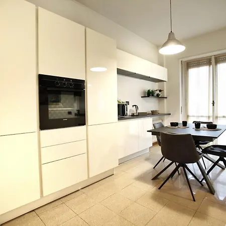Airconditioned Large And Modern דירה מילאנו